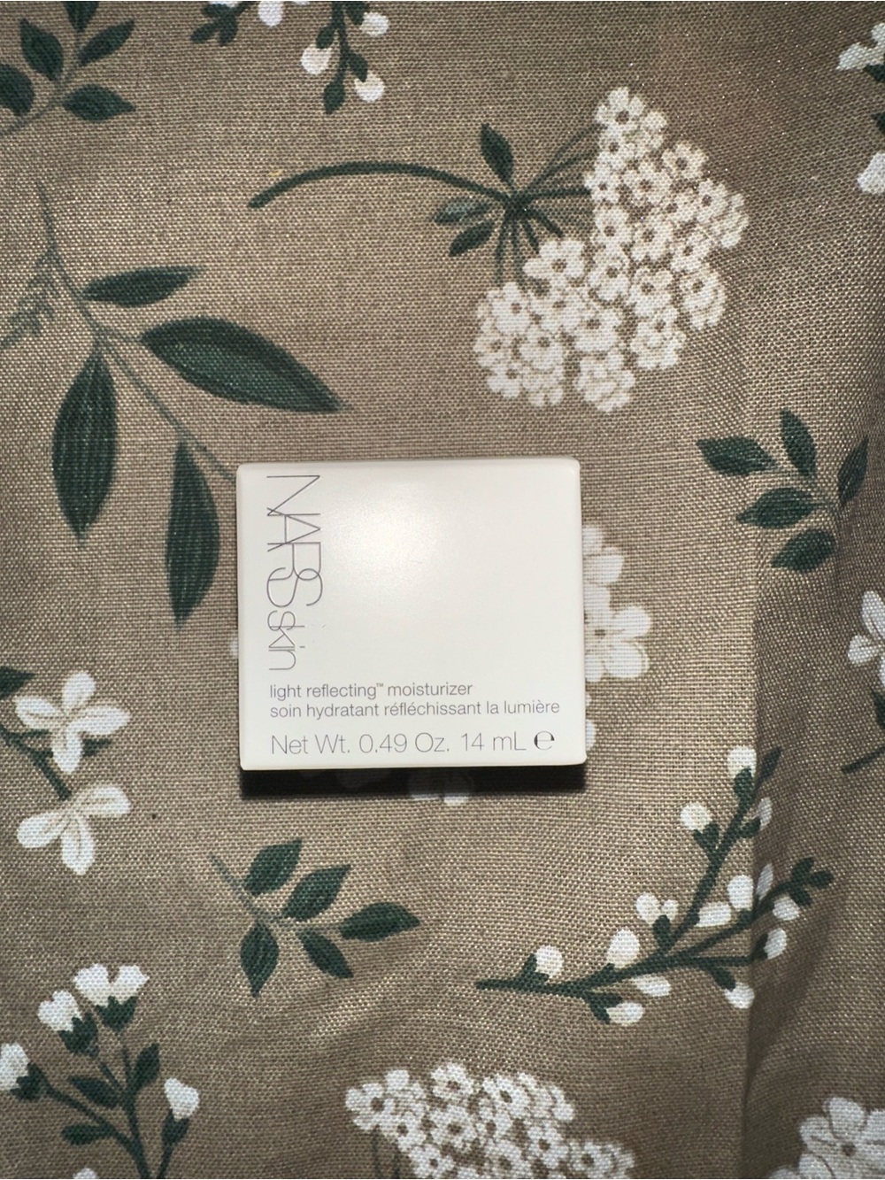 NARS Light Reflecting Moisturizer Compact — White